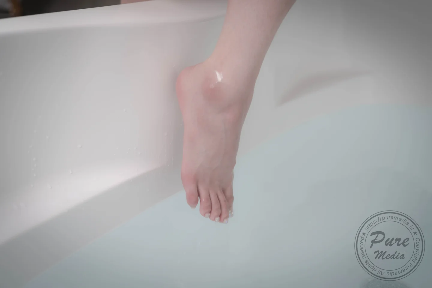 Pure_Media_Vol_300_Yeha예하_Aroma_Oil_Syndrome_165P_236MB tg@simisebaisi 【丝足阁】008.webp